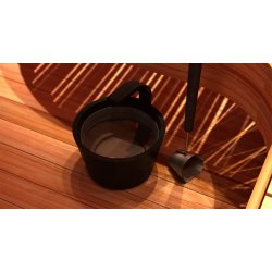 Saunaspand i sortbejdset pine.