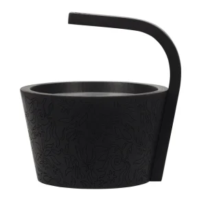 Saunaspand i sortbejdset pine.